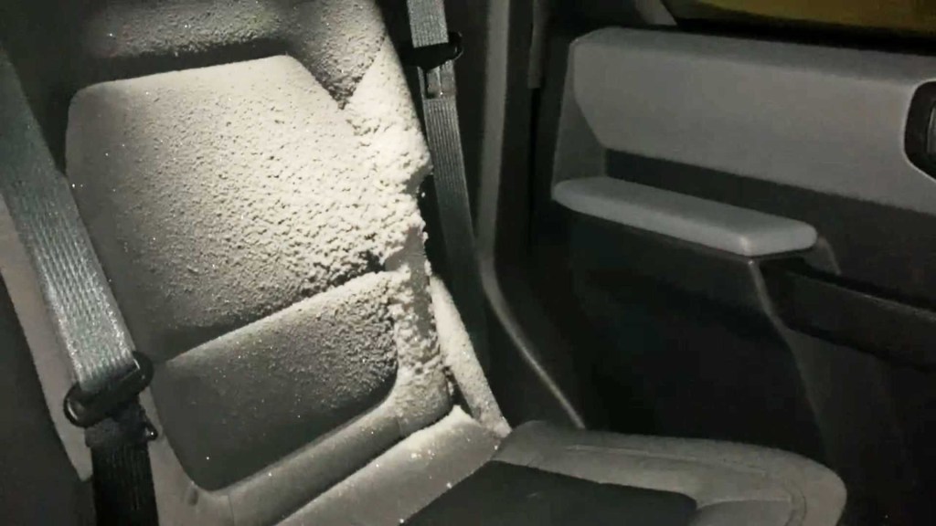 Ford Bronco interior got filled with snow, is there another roof problem?