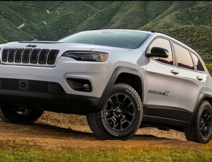 What Comes With the 2022 Jeep Cherokee X?