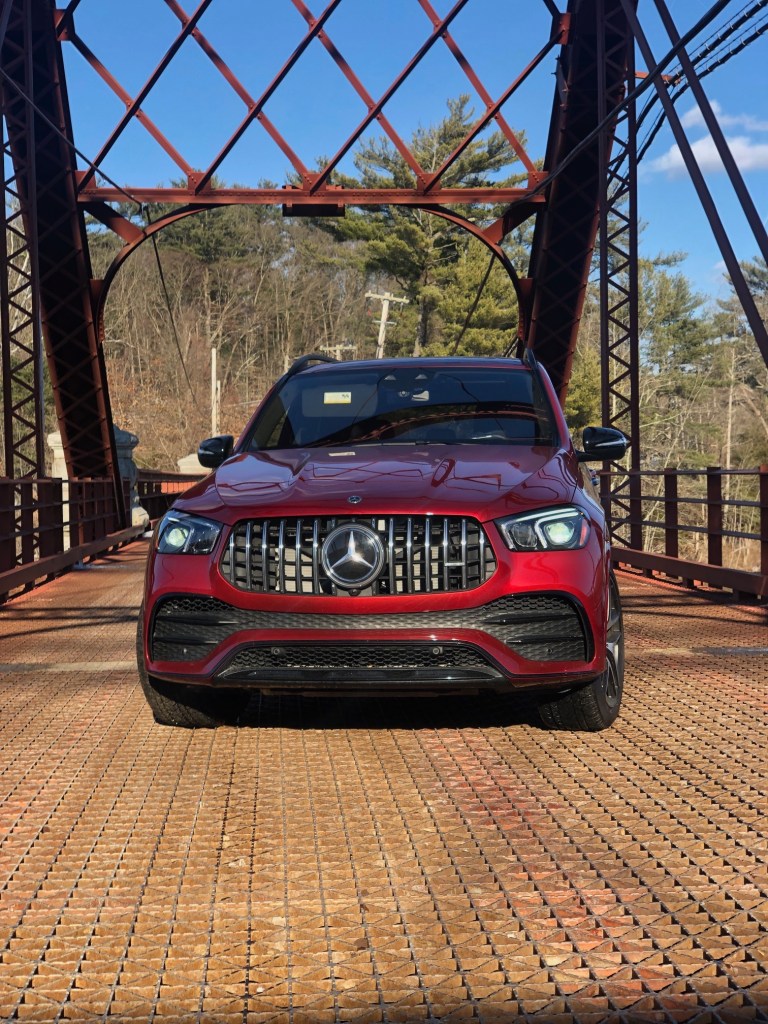 The front end of the Mercedes-Benz GLE 