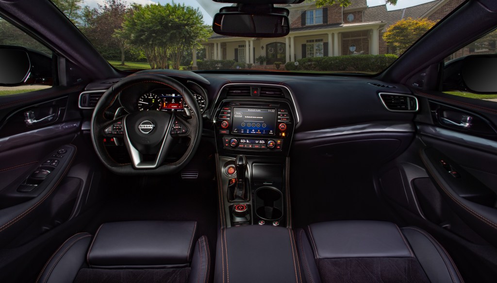2022 Nissan Maxima has a user friendly control setup