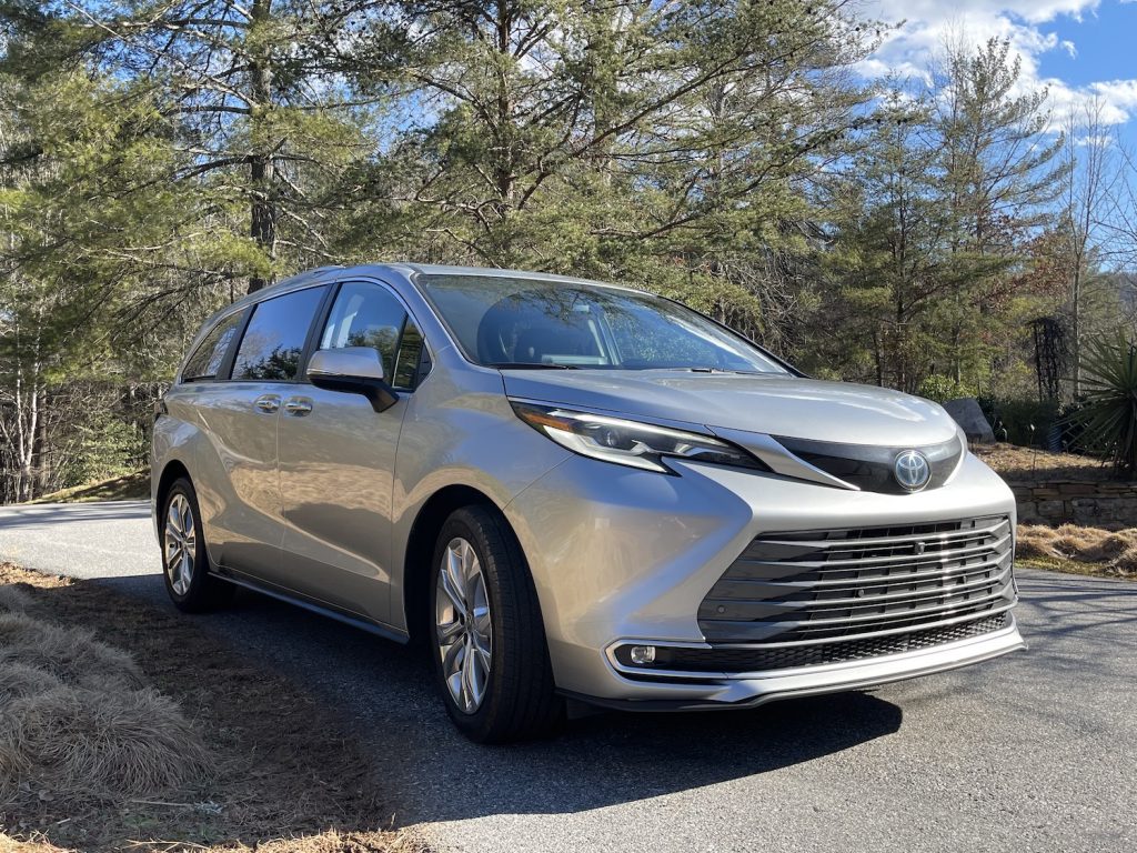 2022 Toyota Sienna Review, Pricing, and Specs