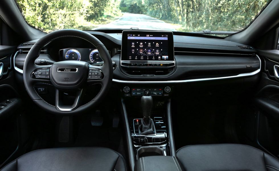 2022 Jeep Compass interior
