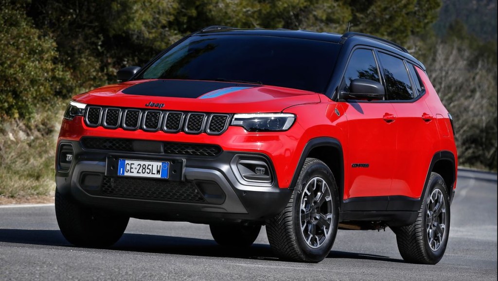 The 2022 Jeep Compass Trailhawk on pavement 