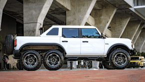 6x6 Ford Bronco