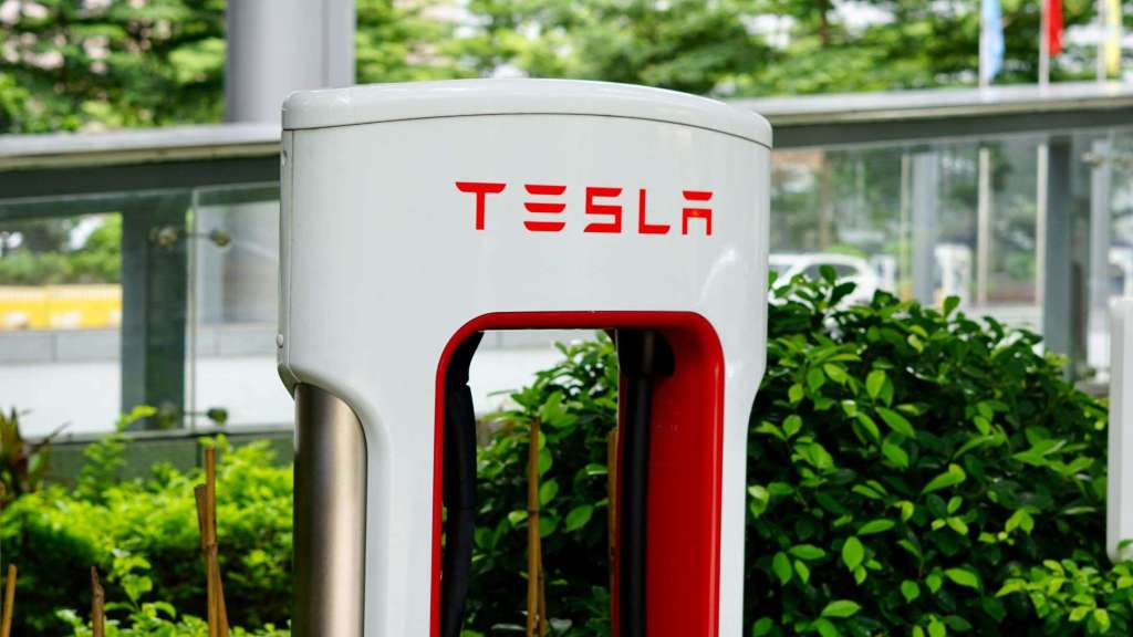 Close-up view of Tesla Supercharger, highlighting how to use the Tesla Supercharger network