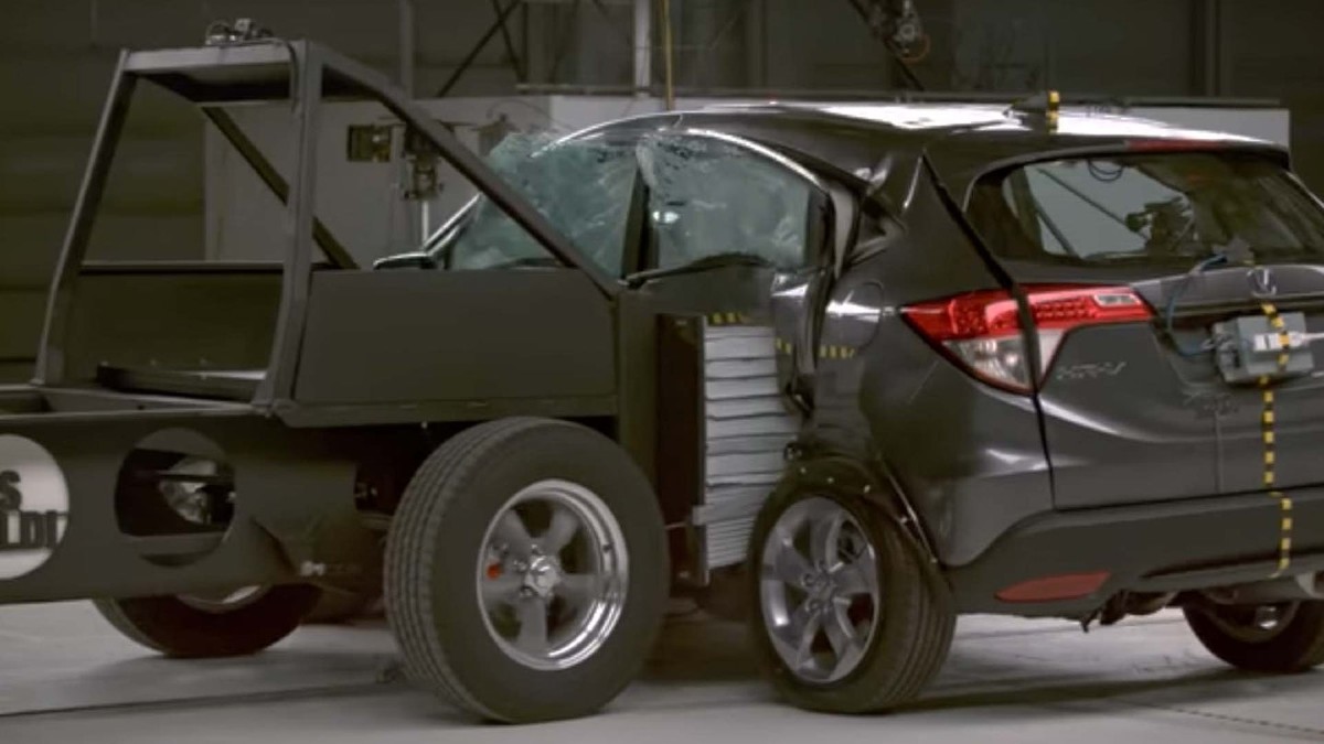 Crossover SUV in Side Impact Crash Test