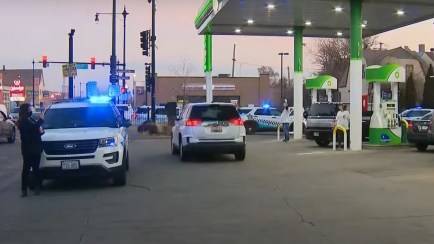 Free Gas in Chicago!: Businessman Donates Money for Fuel, Chaos Ensues