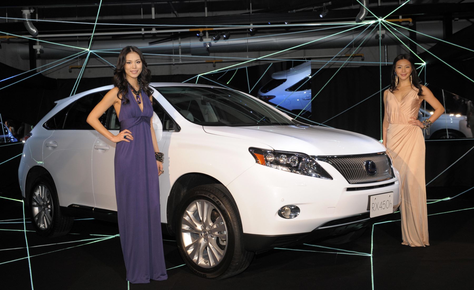 Lexus RX 350 and RX450h on display from 2007 Miss Universe winner and runner-up
