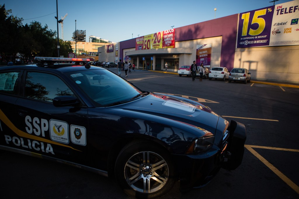 Checking vehicle licenses
