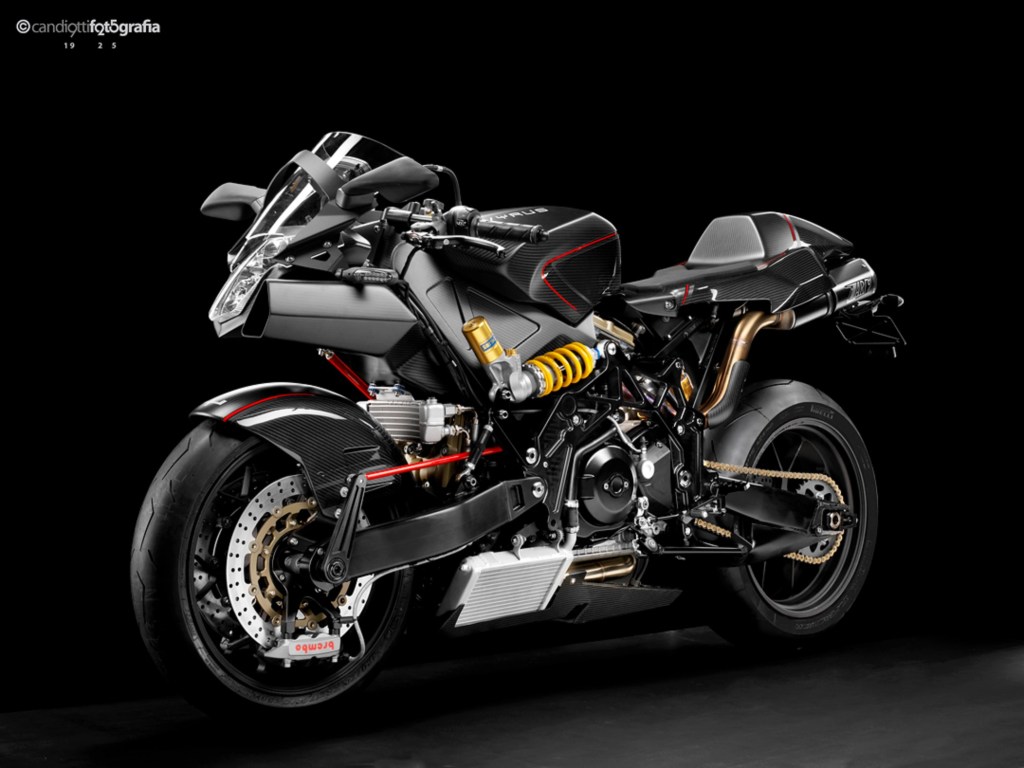 A black carbon-fiber Vyrus 987 C3 4V