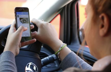 7 Ways Cops Can Tell if You’re Texting While Driving