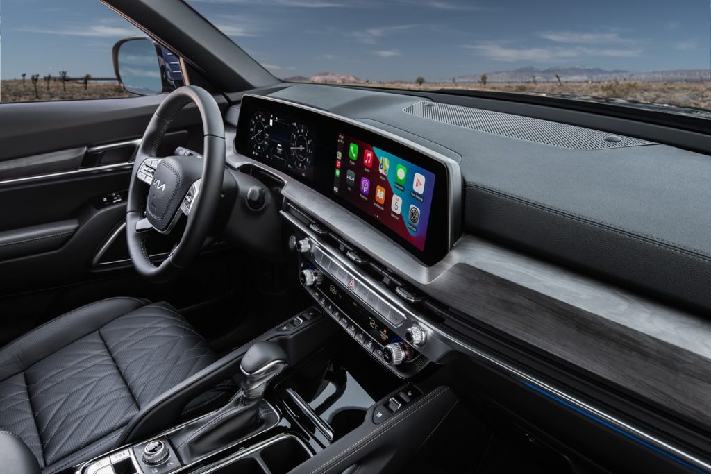 The front dashboard of the 2023 Kia Telluride is redesigned for the new model year with tons of new technology and features.