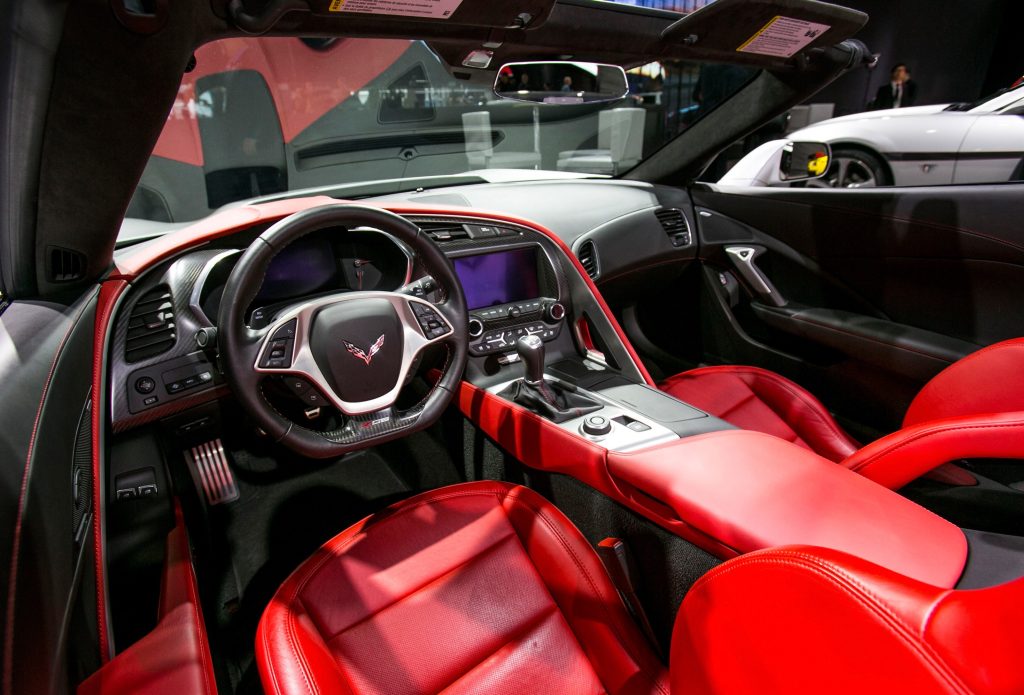 Red leather seats and black dashboard 2015 Chevrolet C7 Corvette Z06 at NAIAS 2015