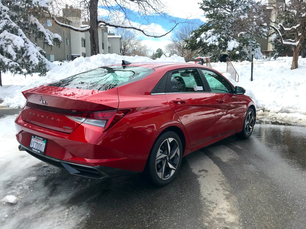 2022 Hyundai Elantra rear