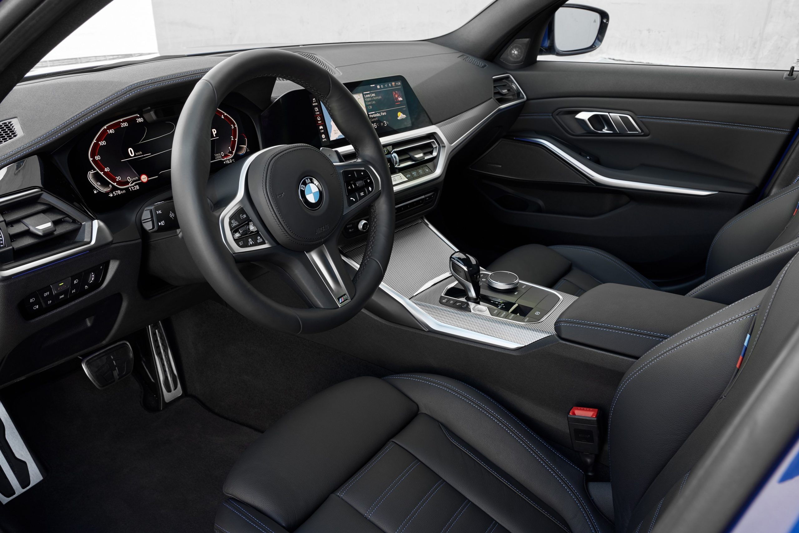 2021 Lexus IS 350 AWD F Sport vs. 2022 BMW 3 Series: Interior Comparison