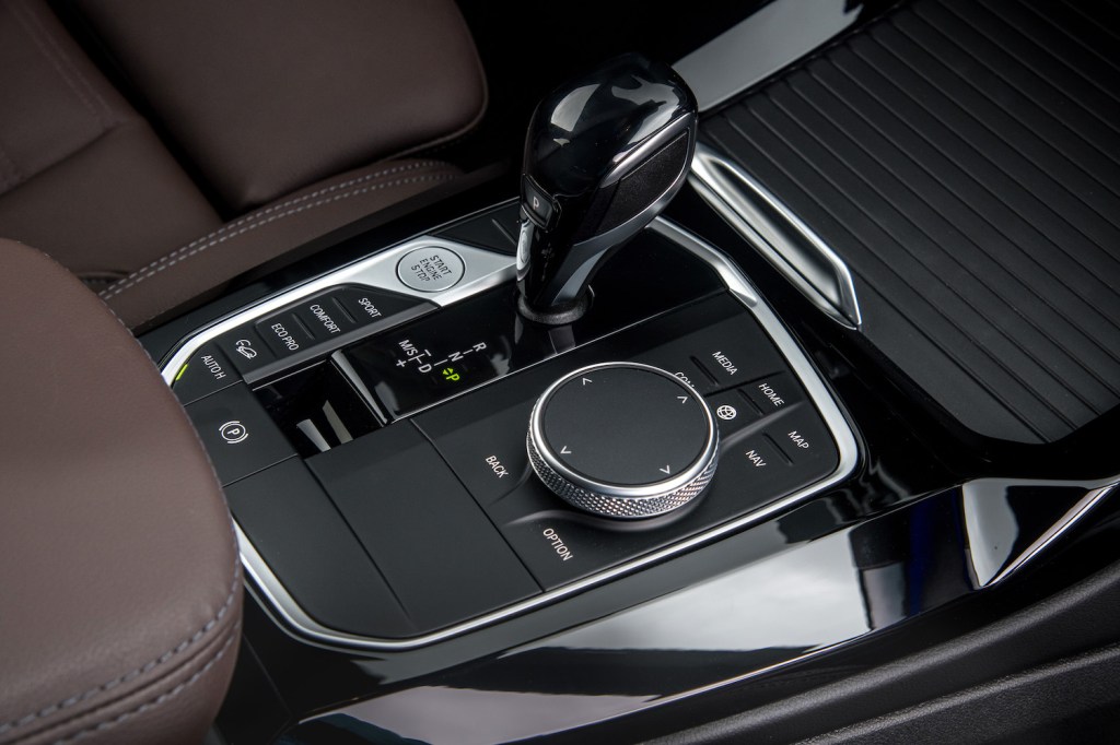 2022 BMW X3 center console