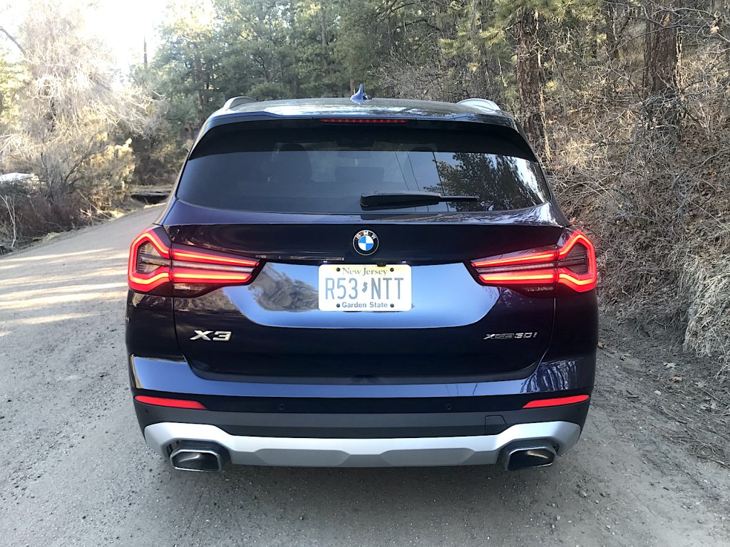 2022 BMW X3 rear view