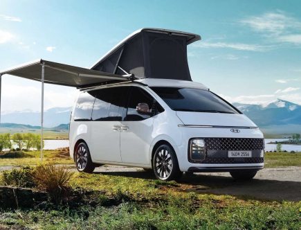 Hyundai Staria Lounge Camper: Fancy Forbidden Camper Van