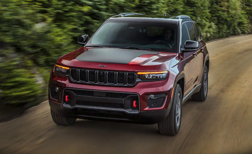 2022 Jeep Grand Cherokee L on the road 
