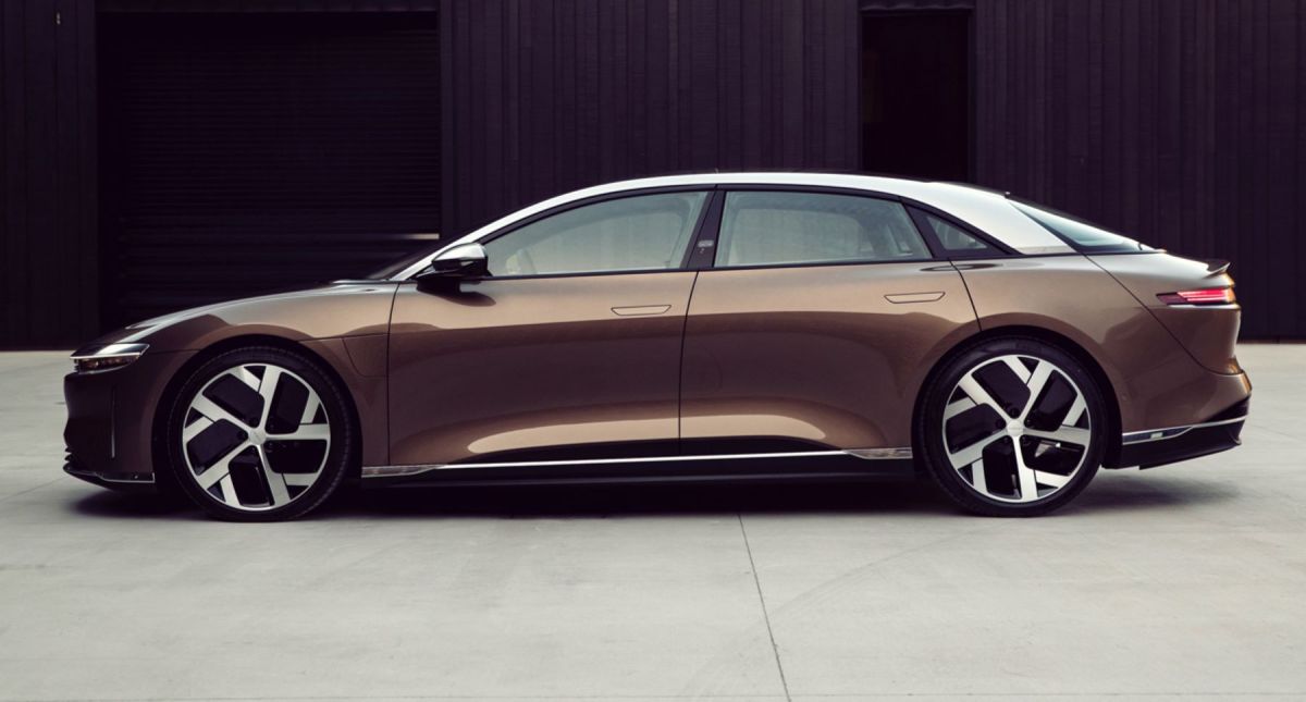 The 2022 Lucid Air Dream Is the FastestCharging EV Car and Driver Has Ever Tested