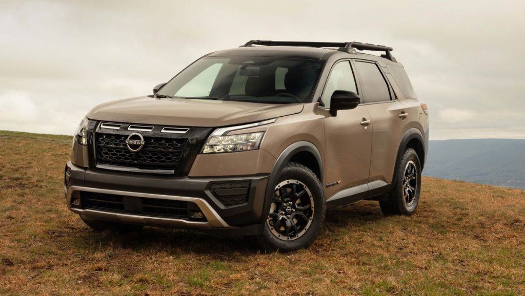 The 2023 Nissan Pathfinder Rock Creek off-roading 
