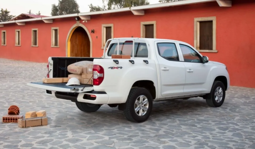 The 2023 Cheyv S10 Max with cargo 