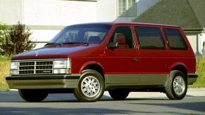 Dodge Caravan First generation front 3/4