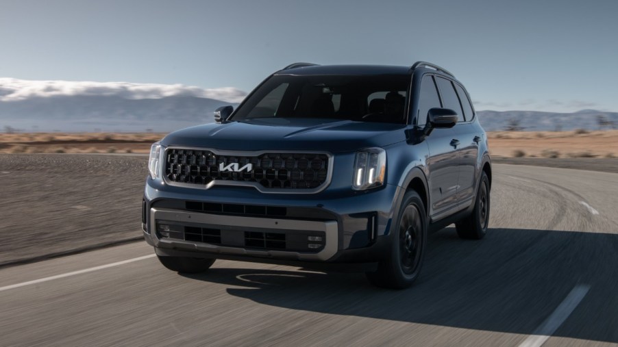 Front angle view of Midnight Lake Blue 2023 Kia Telluride