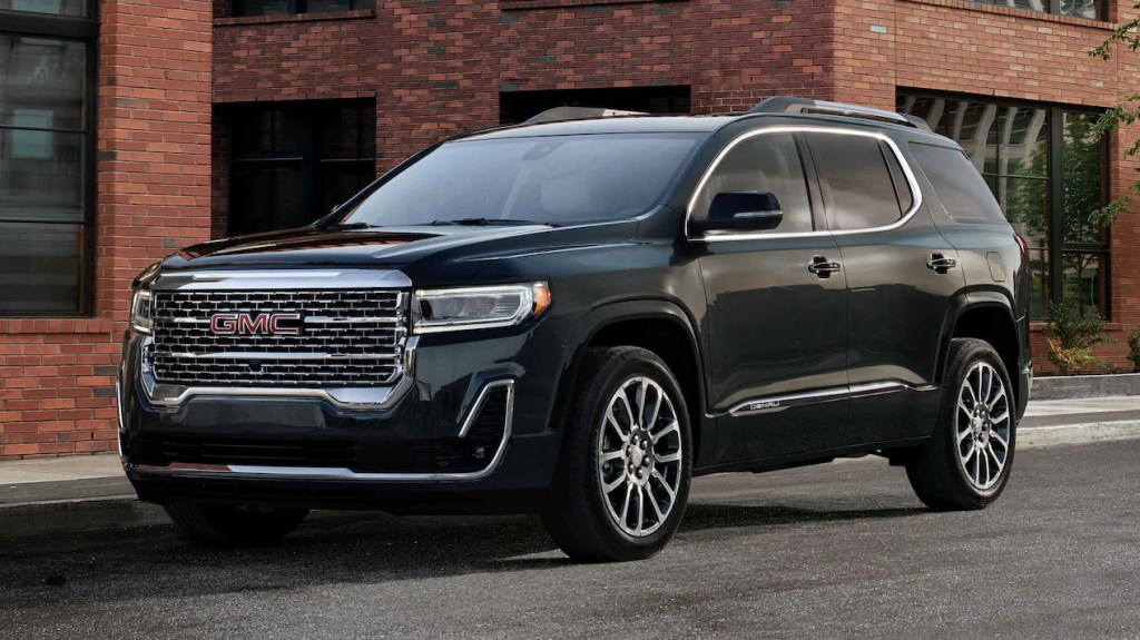 Why is the 2022 GMC Acadia in last place? MotorTrend ranked it as the worst three-row SUV of 2022.