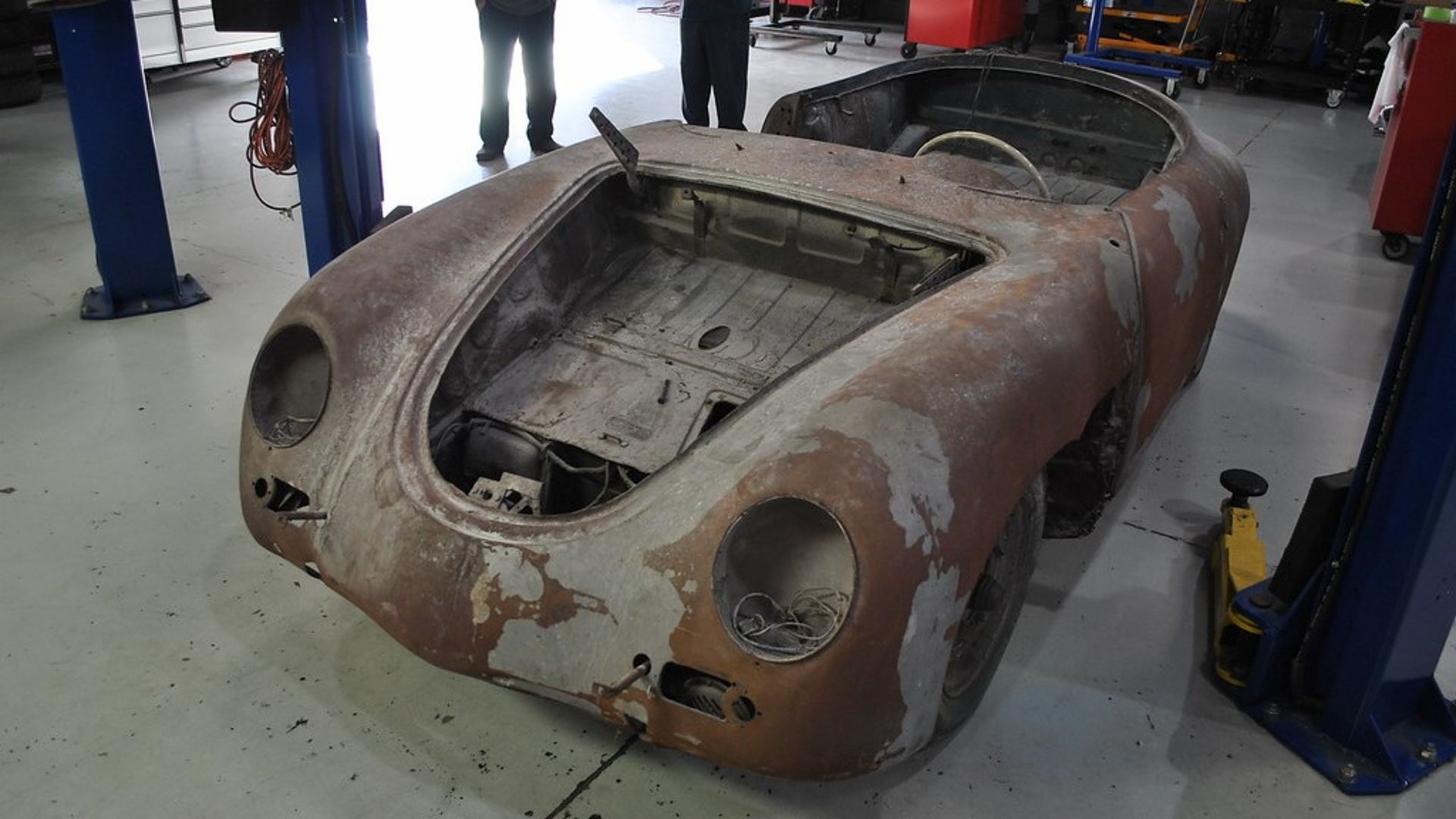 Porsche Woodland Hills is restoring a rusty Porsche 356 roadster for a contest