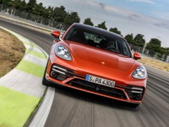 2021 Porsche Panamera Is a Sports Car, a Family Car, and a Luxury Car