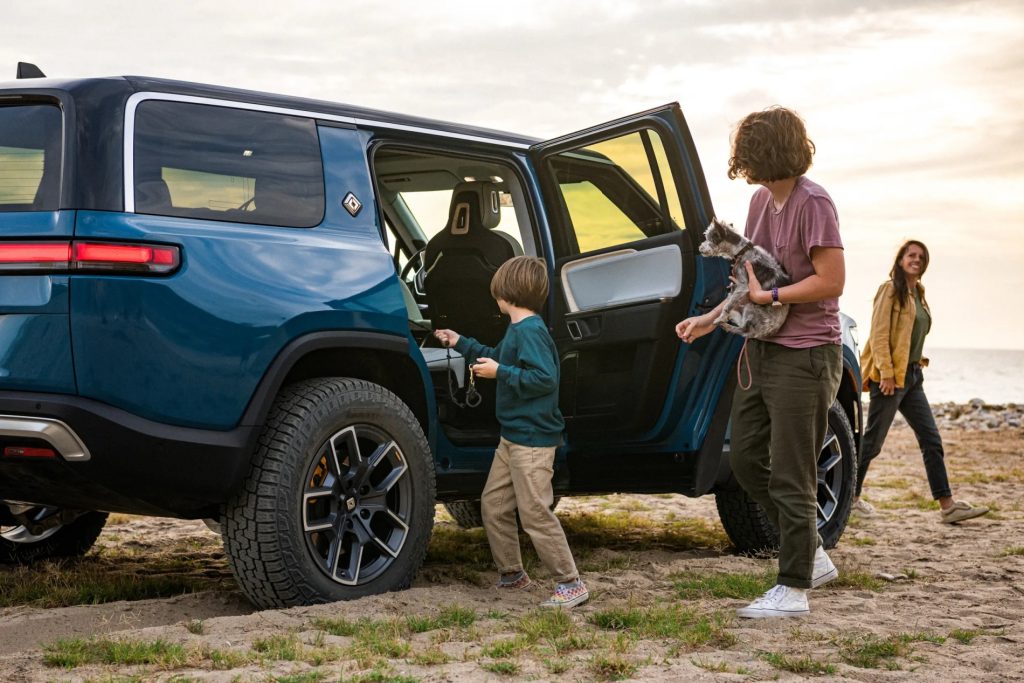 Rivian R1S, design, interior, infotainment