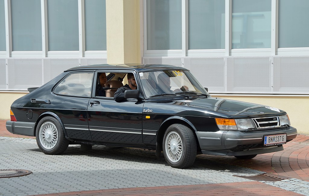 Grey Saab 900 Turbo parked by a curb