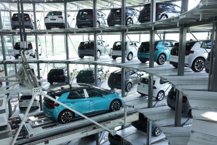 3 Steps to Prepare Your EV for Long-Term Storage