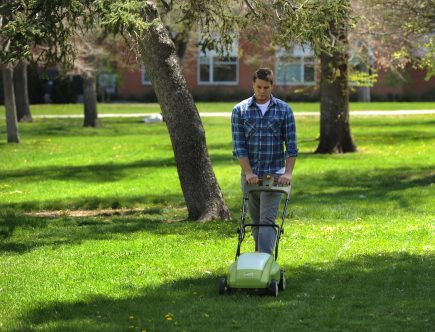 5 Battery-Powered Lawn Tools Recommended by Consumer Reports