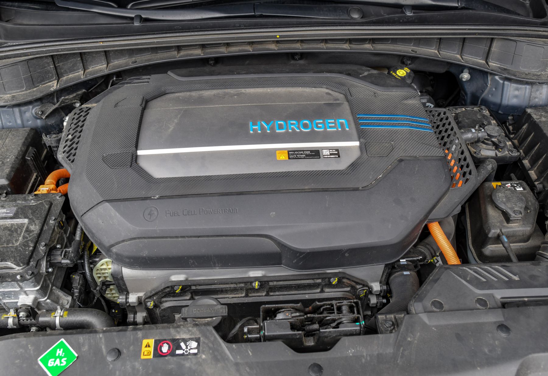 A hydrogen engine drive installed in a car
