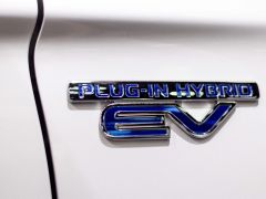 5 Reasons to Buy a Plug-in Hybrid (PHEV) Instead of an Electric Vehicle (EV)