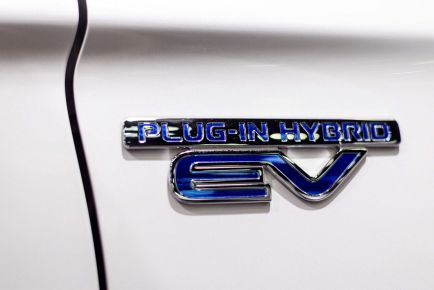 5 Reasons to Buy a Plug-in Hybrid (PHEV) Instead of an Electric Vehicle (EV)