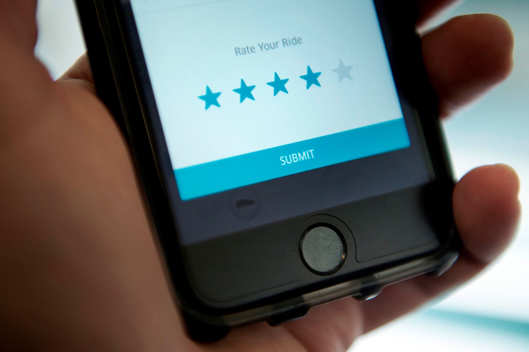 Leaving a car review for a ride-share app