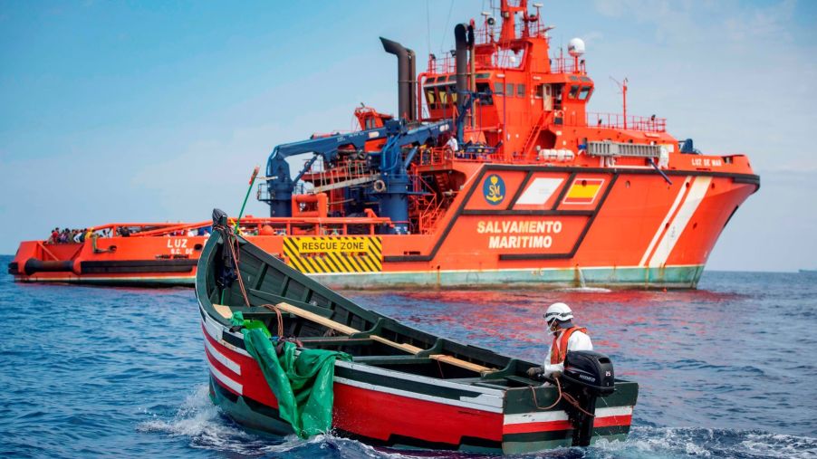 The end of a rescue operation in the Strait of Gibraltar helping stranded migrants