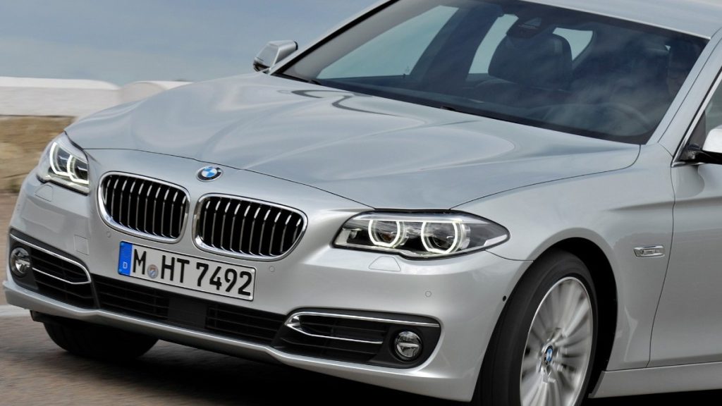 the 2013 bmw 5 series used luxury sedan, is a luxurious and sporty choice showing off its sleek styling