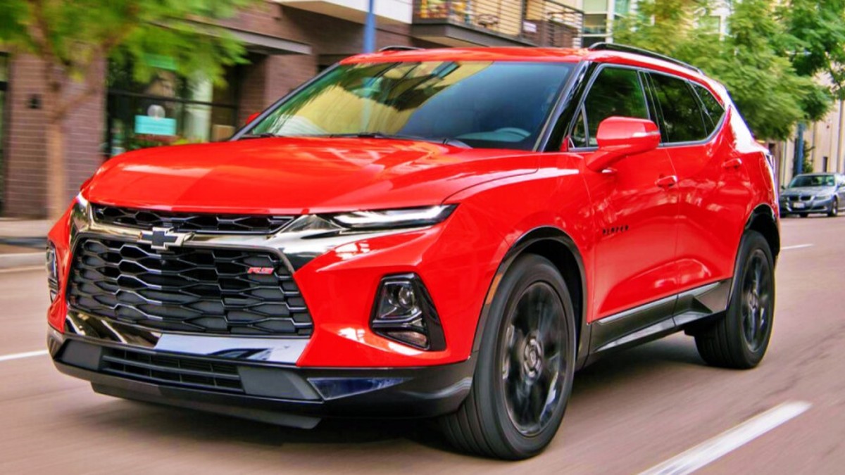 This red 2022 Chevy Blazer offers you qualities that make it an excellent SUV to drive.