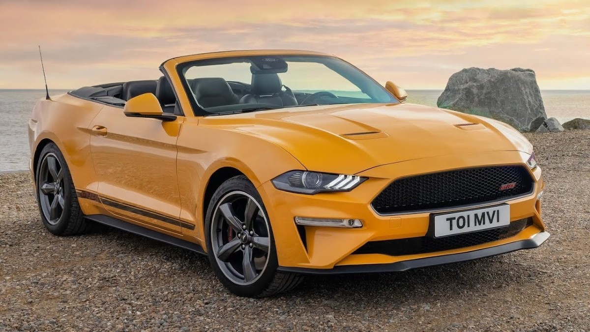 This 2022 Ford Mustang Convertible could be one of the best road trip cars for you to drive.