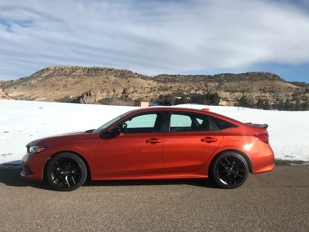 2022 Honda Civic Si side view