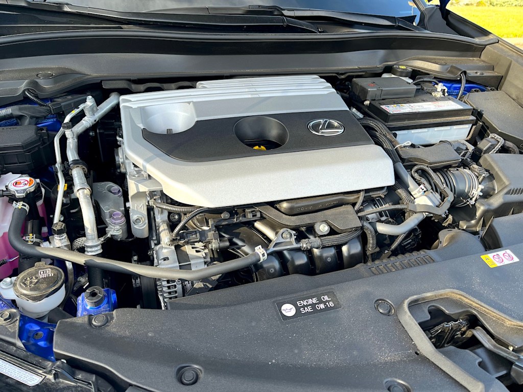2022 Lexus UX 200 engine