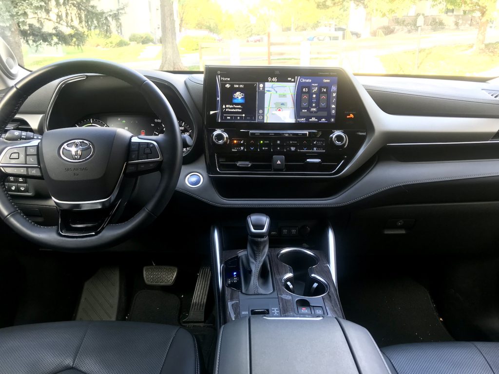 2022 Toyota Highlander Limited interior