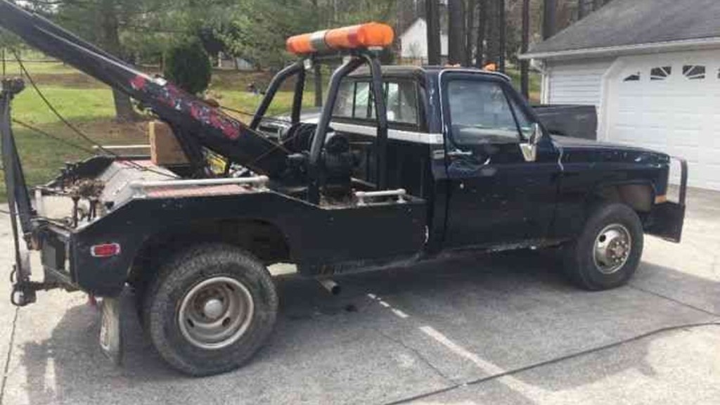 Chevy CK30 Tow Truck similar to the one that made the hill climb