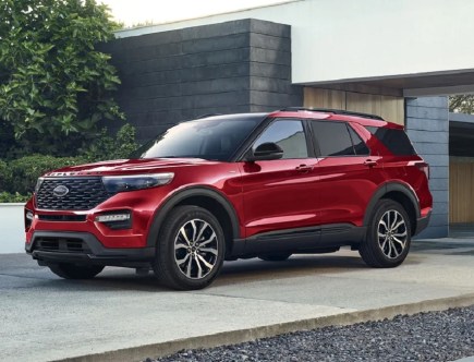 The 2022 Ford Explorer Has a Powerful Engine and Is Super Safe
