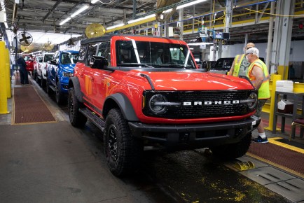 Dozens of Low-Mile Ford Bronco Engines Are Failing and Taking Months to Repair