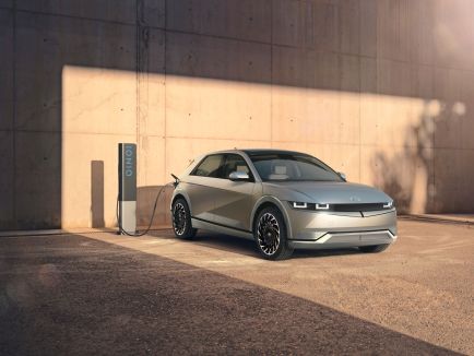 4 Reasons to Buy a 2022 Hyundai Ioniq 5, Not a Tesla Model Y